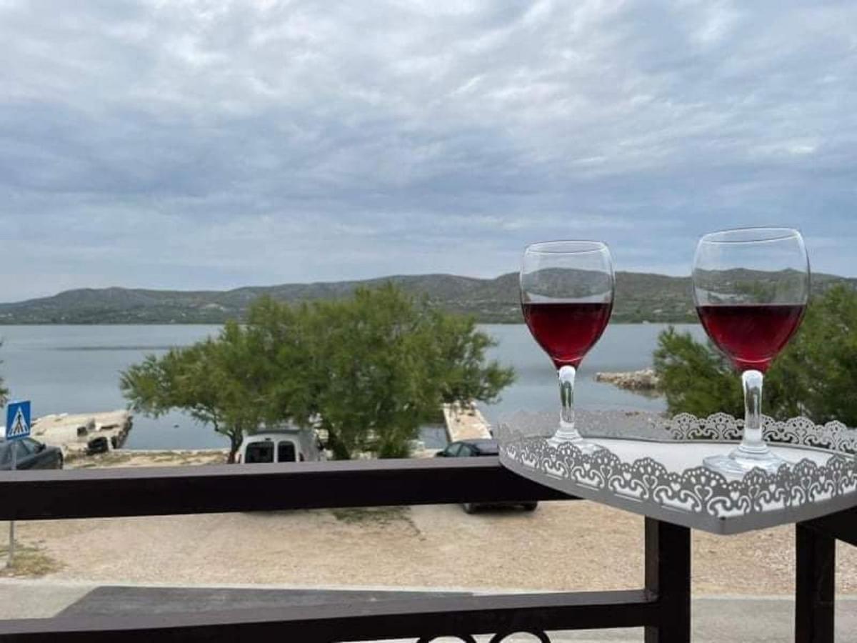 Apartman Luka Jadrtovac Exteriér fotografie