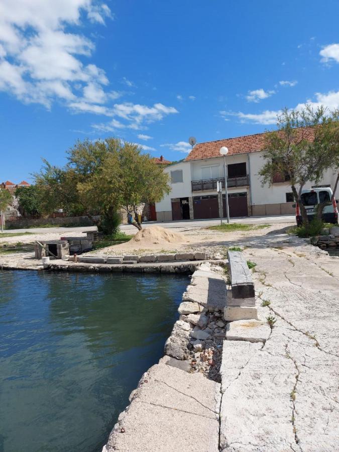 Apartman Luka Jadrtovac Exteriér fotografie
