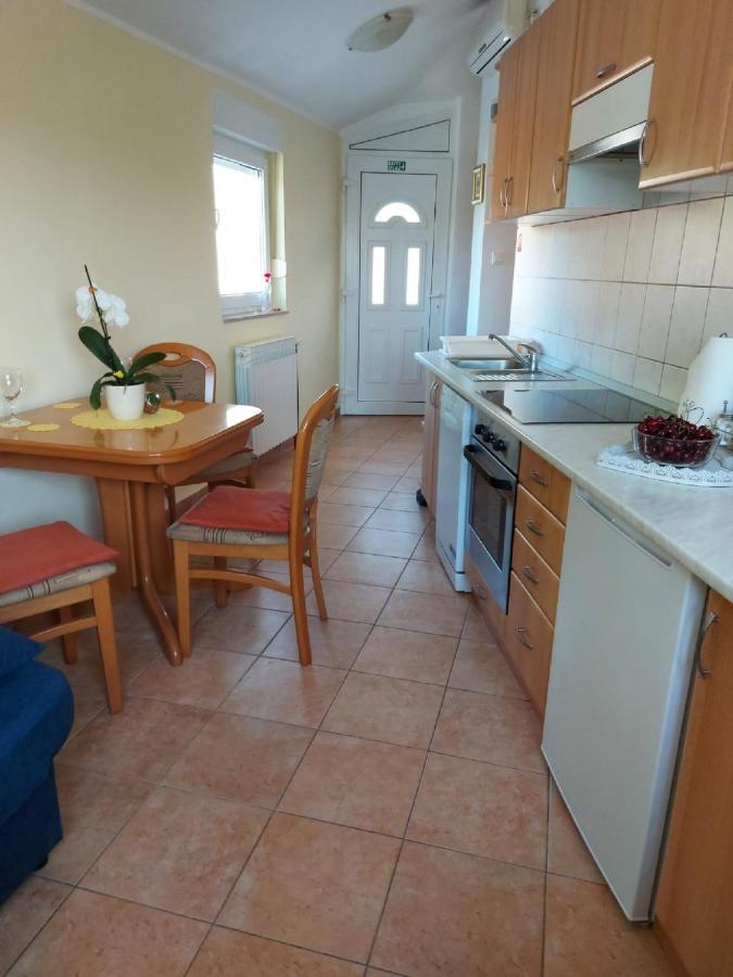 Apartman Luka Jadrtovac Exteriér fotografie