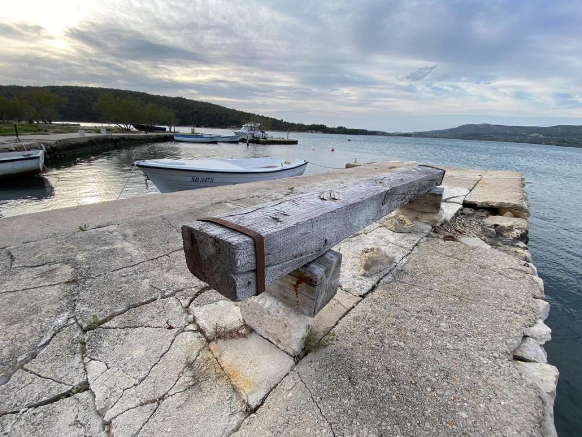 Apartman Luka Jadrtovac Exteriér fotografie