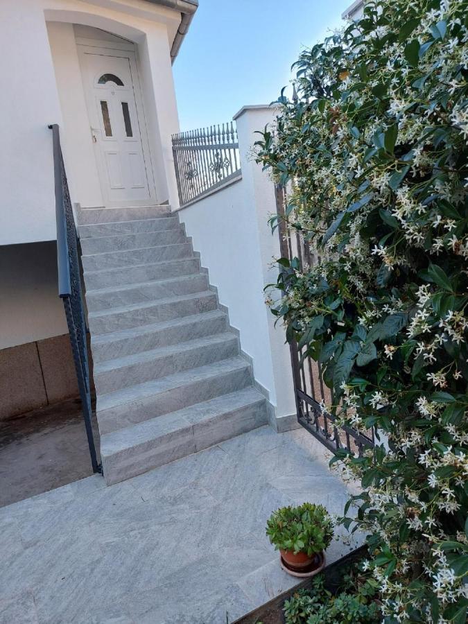 Apartman Luka Jadrtovac Exteriér fotografie