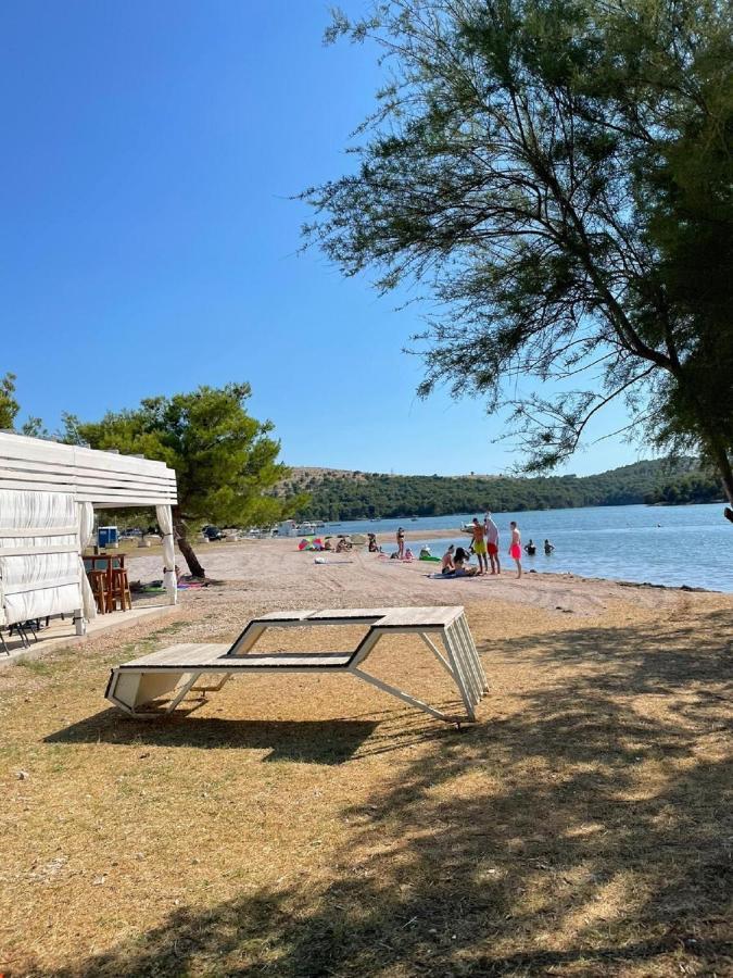 Apartman Luka Jadrtovac Exteriér fotografie