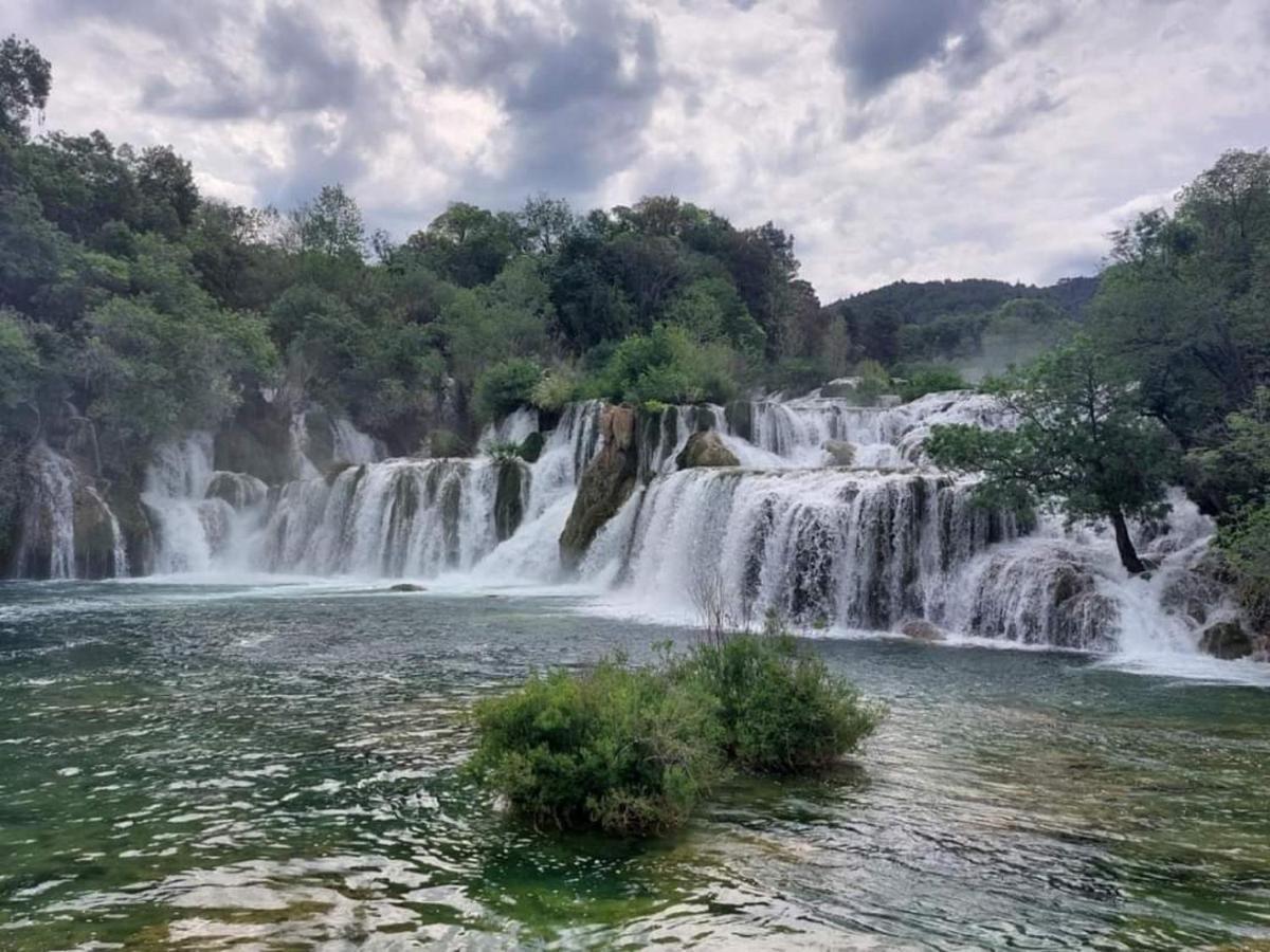 Apartman Luka Jadrtovac Exteriér fotografie